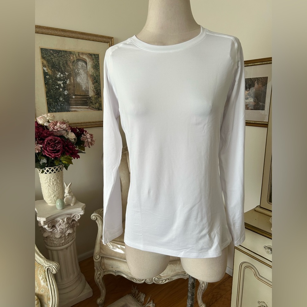 TESLA NWT C:4247 Classic White Long Sleeve Top B 19 S 24 L 25 approx